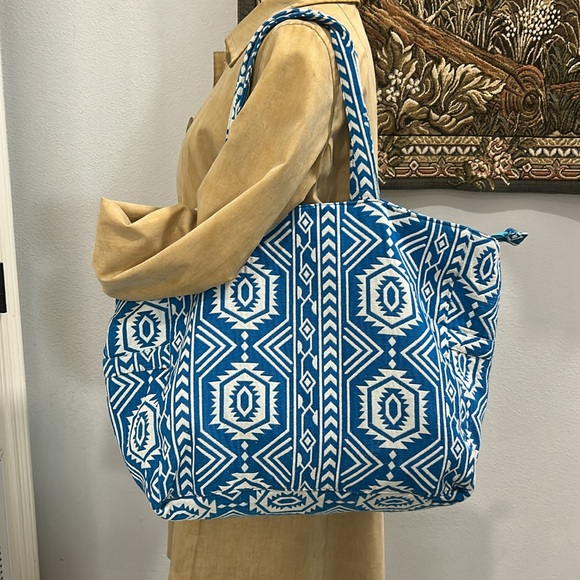 ANTIK KRAFT Blue & White Tote/Bag. - Picture 3 of 12